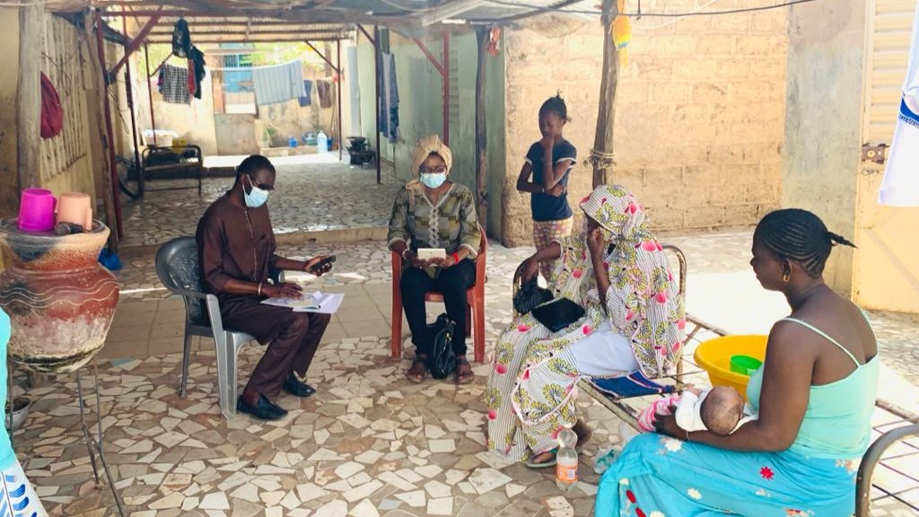 Community health workers using C2P application to collect immunisation data (Senegal, 2021)
